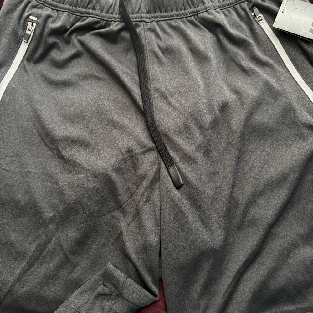 5-Piece Bundle Men Shorts Size M Gray, Light Gray & Burgundy Athletic Shorts - Picture 4 of 7